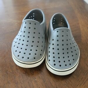 Native kids shoes - Miles size 7